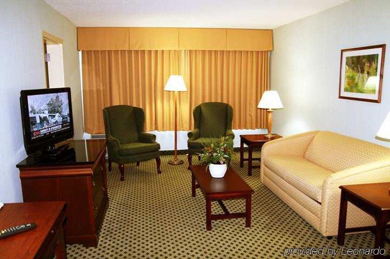 Hotel 6-roanoke, Va