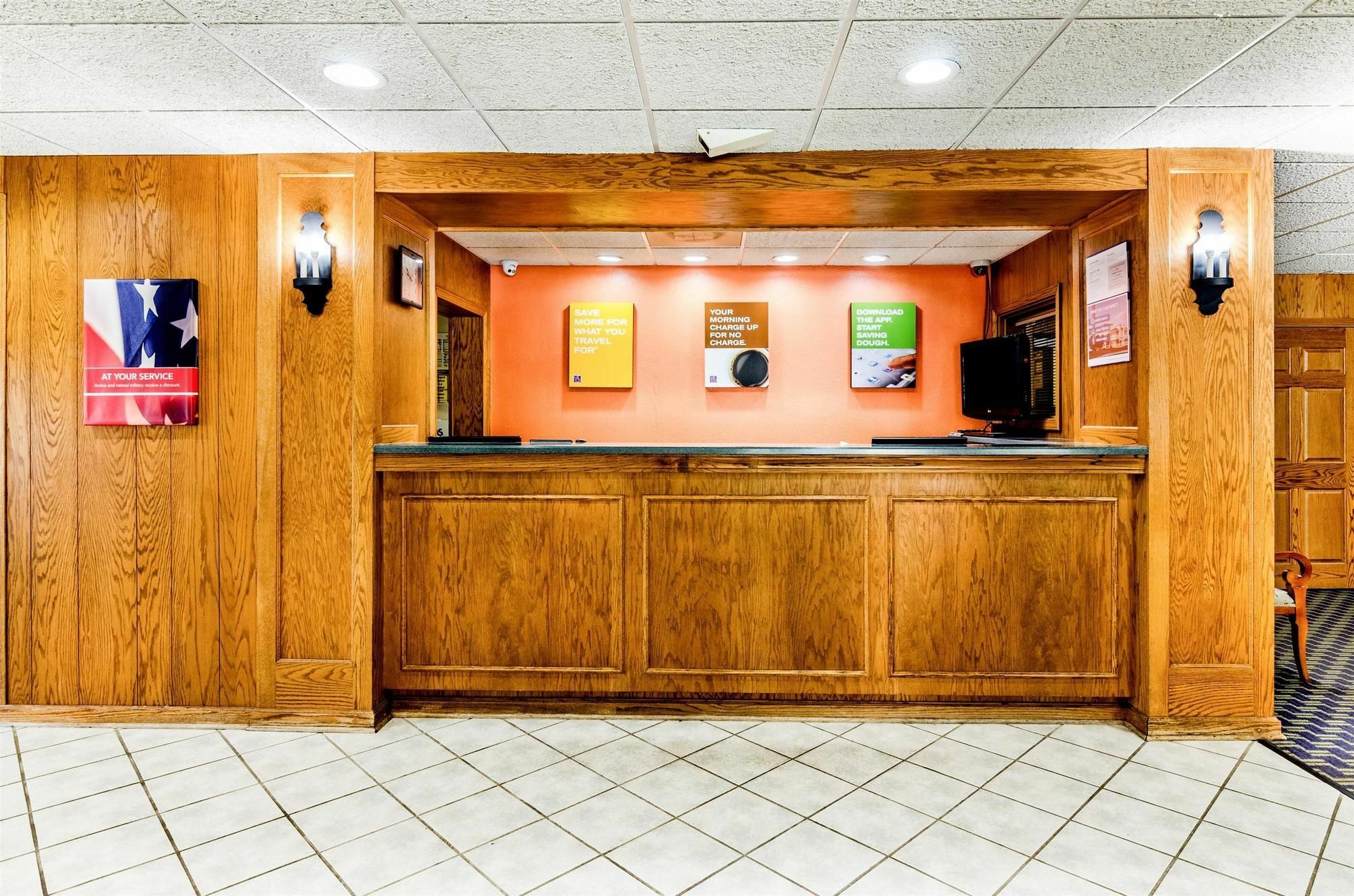 Hotel 6-roanoke, Va